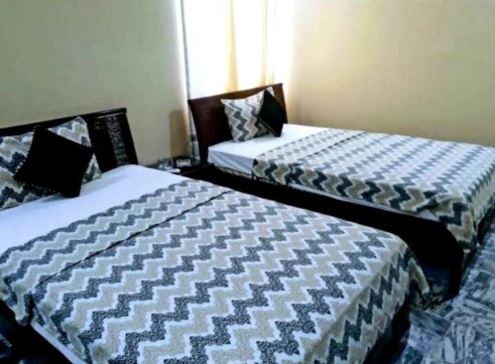Galaxy Palace Near Millennium Mall كراتشي المظهر الخارجي الصورة