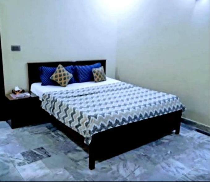 Galaxy Palace Near Millennium Mall كراتشي المظهر الخارجي الصورة